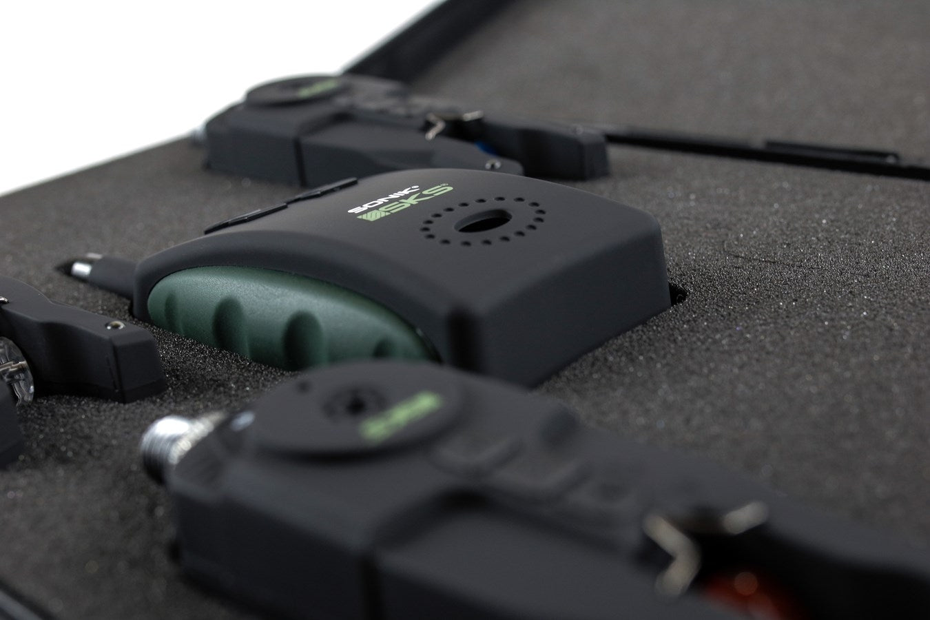 Sonik SKS Bite Alarm Set 3+1 + Bivvy Lamp